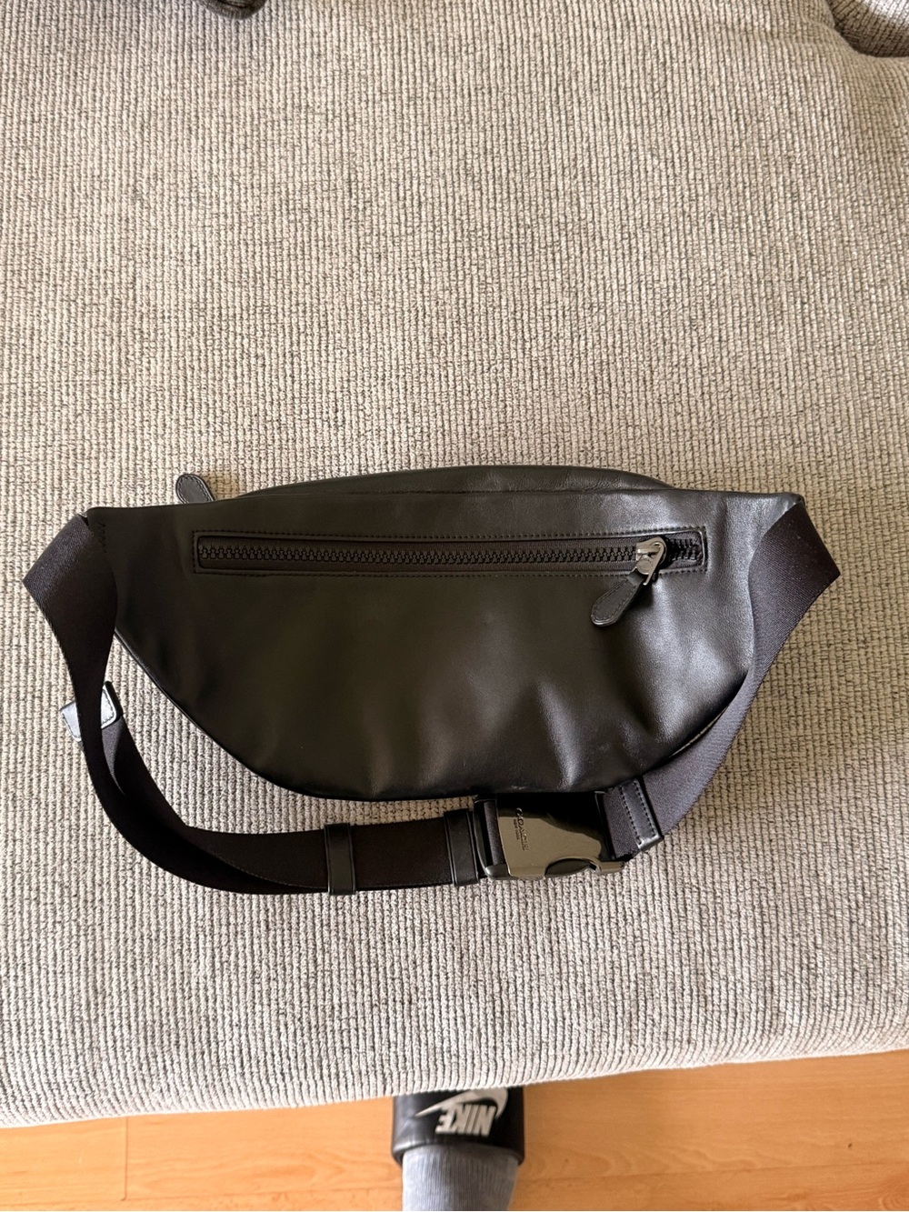 Coach Black Leather Men's Belt Bag with Brushed Metal Buckle - Picture 5 of 5